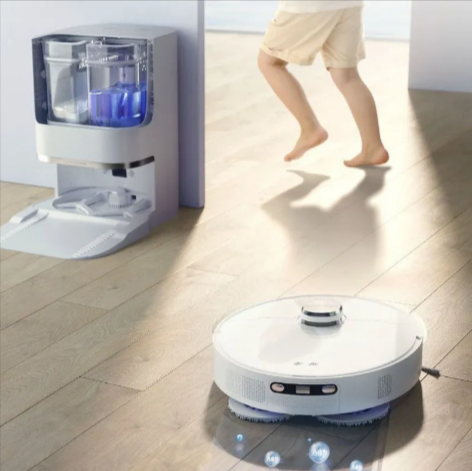 4-in-1 Smart Cleaning Robot